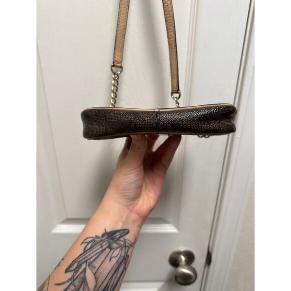 Michael Kors Mini Micro Logo Cross Body Bag - Picture 5 of 10